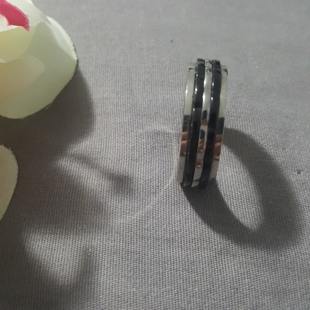 Rings - Picture 3 of 4